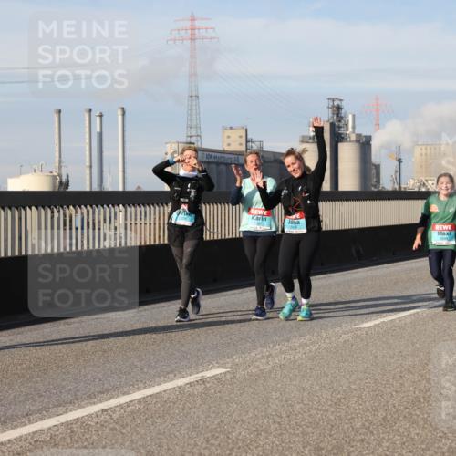 03.10.2025 - Köhlbrandbrückenlauf Lena Gebhardt http://msf.ph/oto/9110611 03.10.2025 10:15:14 Position 2 2927 meine-sportfotos.de