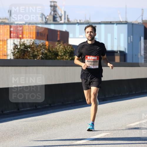 03.10.2025 - Köhlbrandbrückenlauf Strokosch-Dieckow http://msf.ph/oto/9110612 03.10.2025 12:35:25 Position 3 4010 meine-sportfotos.de