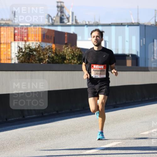 03.10.2025 - Köhlbrandbrückenlauf Strokosch-Dieckow http://msf.ph/oto/9110617 03.10.2025 12:35:25 Position 3 4010 meine-sportfotos.de