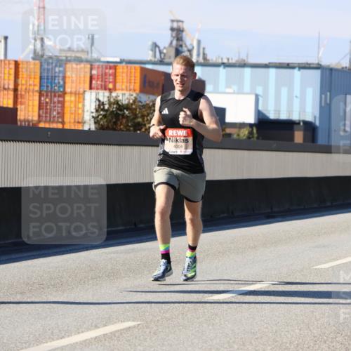 03.10.2025 - Köhlbrandbrückenlauf Strokosch-Dieckow http://msf.ph/oto/9110636 03.10.2025 12:35:32 Position 3 4004 meine-sportfotos.de