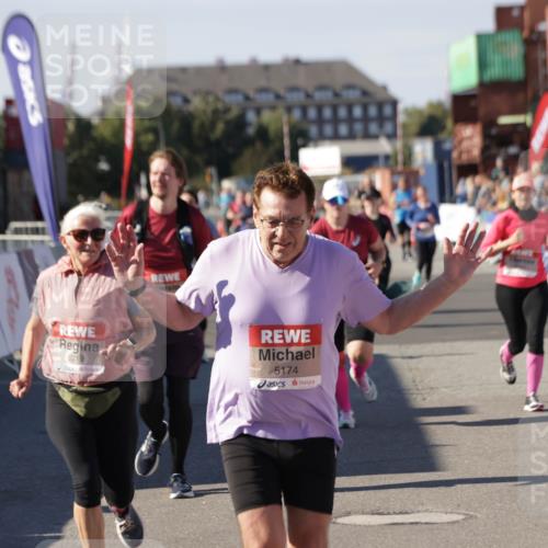 03.10.2025 - Köhlbrandbrückenlauf Jannik Wohlers http://msf.ph/oto/9110637 03.10.2025 13:30:18 Ziel 4823, 5038, 5079, 5151, 5153, 5157, 5161, 5174, 5233, 6219 meine-sportfotos.de