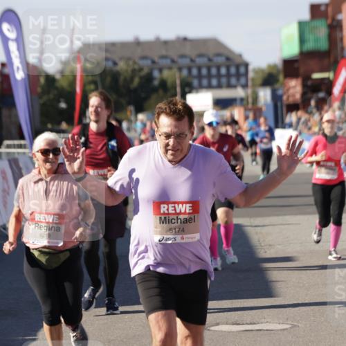 03.10.2025 - Köhlbrandbrückenlauf Jannik Wohlers http://msf.ph/oto/9110644 03.10.2025 13:30:18 Ziel 4823, 5038, 5079, 5151, 5153, 5157, 5161, 5174, 5233, 6219 meine-sportfotos.de