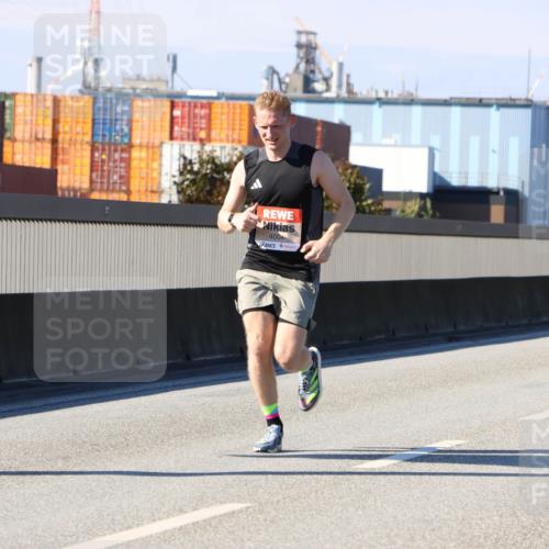 03.10.2025 - Köhlbrandbrückenlauf Strokosch-Dieckow http://msf.ph/oto/9110647 03.10.2025 12:35:32 Position 3 4004 meine-sportfotos.de