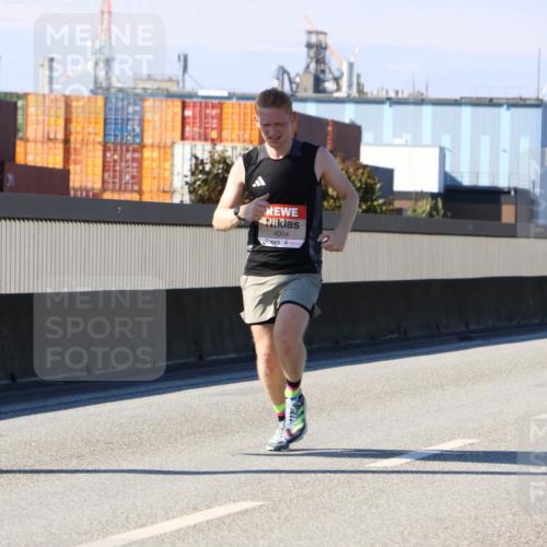 03.10.2025 - Köhlbrandbrückenlauf Strokosch-Dieckow http://msf.ph/oto/9110652 03.10.2025 12:35:32 Position 3 4004 meine-sportfotos.de
