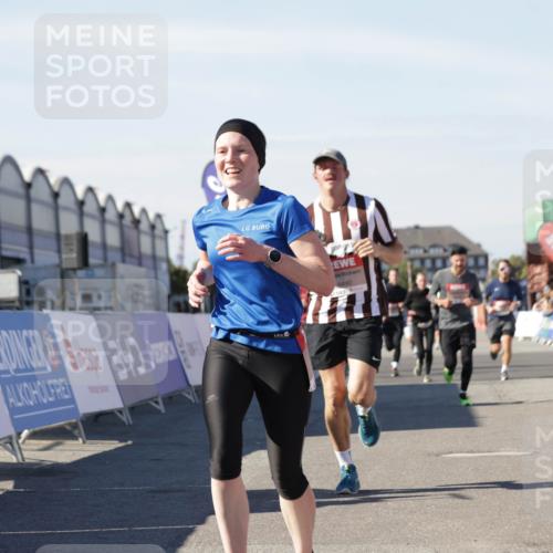 03.10.2025 - Köhlbrandbrückenlauf Jannik Wohlers http://msf.ph/oto/9110654 03.10.2025 13:00:28 Ziel 4163, 4172, 4250, 4275, 4622, 4850, 5664, 6236, 6490, 6707, 6714 meine-sportfotos.de