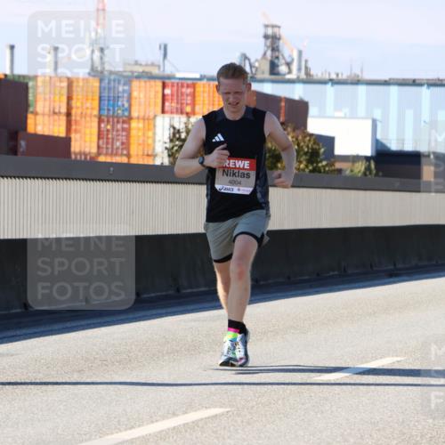 03.10.2025 - Köhlbrandbrückenlauf Strokosch-Dieckow http://msf.ph/oto/9110660 03.10.2025 12:35:32 Position 3 4004 meine-sportfotos.de