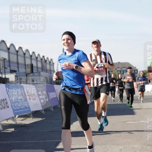 03.10.2025 - Köhlbrandbrückenlauf Jannik Wohlers http://msf.ph/oto/9110661 03.10.2025 13:00:28 Ziel 4163, 4172, 4250, 4275, 4622, 4850, 5664, 6236, 6490, 6707, 6714 meine-sportfotos.de
