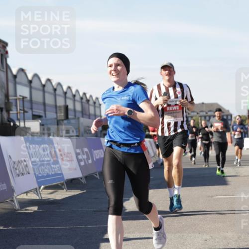 03.10.2025 - Köhlbrandbrückenlauf Jannik Wohlers http://msf.ph/oto/9110666 03.10.2025 13:00:28 Ziel 4163, 4172, 4250, 4275, 4622, 4850, 5664, 6236, 6490, 6707, 6714 meine-sportfotos.de