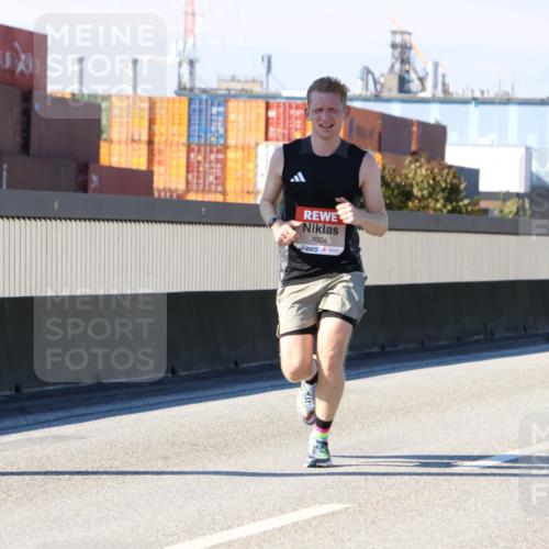 03.10.2025 - Köhlbrandbrückenlauf Strokosch-Dieckow http://msf.ph/oto/9110676 03.10.2025 12:35:33 Position 3 4004 meine-sportfotos.de