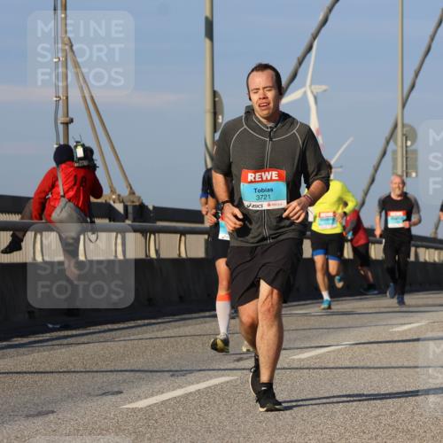 03.10.2025 - Köhlbrandbrückenlauf Strokosch-Dieckow http://msf.ph/oto/9110685 03.10.2025 09:42:43 Position 2 3721, 2672 meine-sportfotos.de