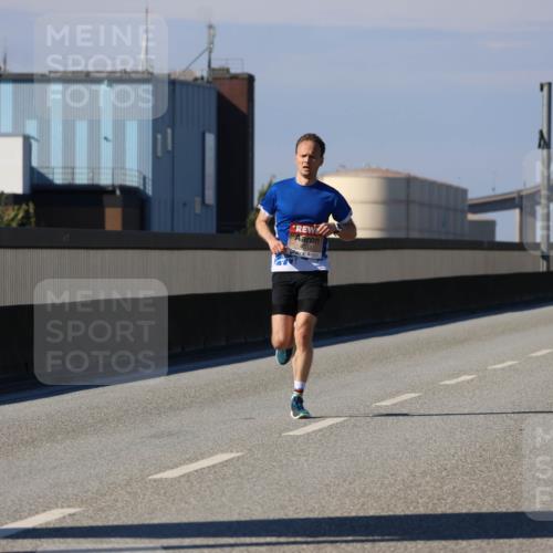 03.10.2025 - Köhlbrandbrückenlauf Strokosch-Dieckow http://msf.ph/oto/9110688 03.10.2025 12:35:44 Position 3  meine-sportfotos.de