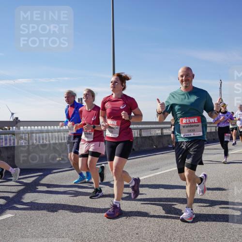 03.10.2025 - Köhlbrandbrückenlauf Michael Burmester http://msf.ph/oto/9110691 03.10.2025 12:53:02 Position 2 5839 meine-sportfotos.de
