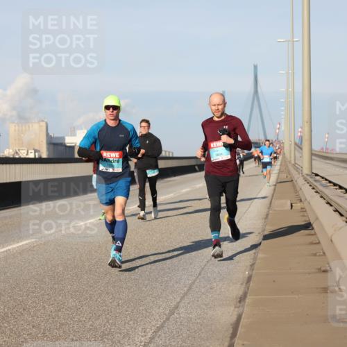 03.10.2025 - Köhlbrandbrückenlauf Lena Gebhardt http://msf.ph/oto/9110692 03.10.2025 09:41:41 Position 2 1050, 3834 meine-sportfotos.de