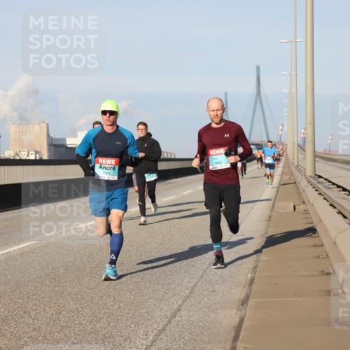 03.10.2025 - Köhlbrandbrückenlauf Lena Gebhardt http://msf.ph/oto/9110714 03.10.2025 09:41:41 Position 2 1050, 3834, 3 meine-sportfotos.de