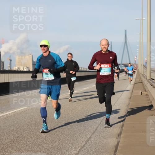 03.10.2025 - Köhlbrandbrückenlauf Lena Gebhardt http://msf.ph/oto/9110734 03.10.2025 09:41:41 Position 2 1050, 3834 meine-sportfotos.de