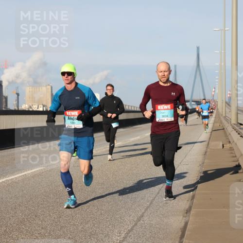 03.10.2025 - Köhlbrandbrückenlauf Lena Gebhardt http://msf.ph/oto/9110744 03.10.2025 09:41:41 Position 2 1050, 3834 meine-sportfotos.de