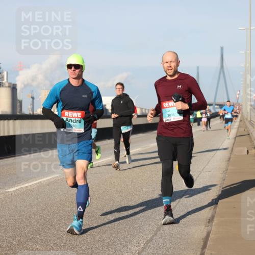 03.10.2025 - Köhlbrandbrückenlauf Lena Gebhardt http://msf.ph/oto/9110757 03.10.2025 09:41:42 Position 2 1050, 3834 meine-sportfotos.de