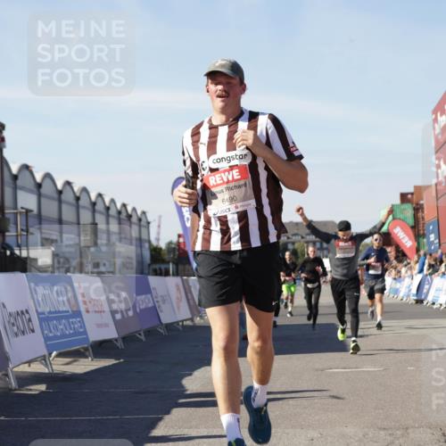 03.10.2025 - Köhlbrandbrückenlauf Jannik Wohlers http://msf.ph/oto/9110763 03.10.2025 13:00:29 Ziel 4163, 4172, 4275, 4299, 4622, 4850, 5664, 6236, 6373, 6490, 6707, 6714 meine-sportfotos.de