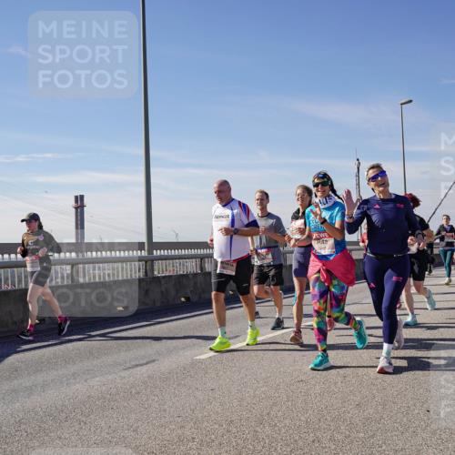 03.10.2025 - Köhlbrandbrückenlauf Michael Burmester http://msf.ph/oto/9110764 03.10.2025 12:53:05 Position 2 5648 meine-sportfotos.de