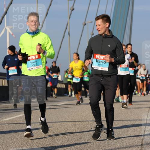 03.10.2025 - Köhlbrandbrückenlauf Strokosch-Dieckow http://msf.ph/oto/9110777 03.10.2025 09:42:59 Position 2 406, 3804, 2767, 9 meine-sportfotos.de