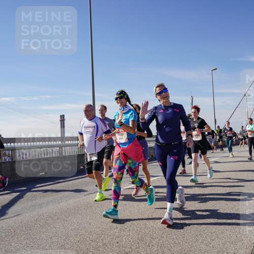 03.10.2025 - Köhlbrandbrückenlauf Michael Burmester http://msf.ph/oto/9110790 03.10.2025 12:53:05 Position 2 5848 meine-sportfotos.de