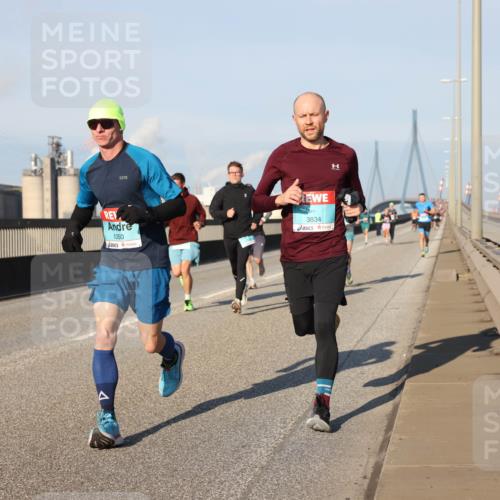 03.10.2025 - Köhlbrandbrückenlauf Lena Gebhardt http://msf.ph/oto/9110800 03.10.2025 09:41:42 Position 2 1050, 3834 meine-sportfotos.de