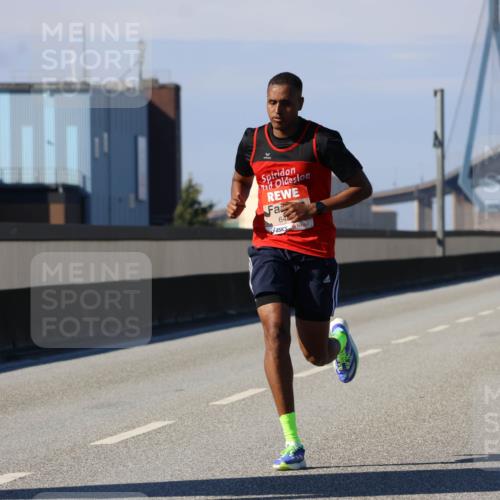 03.10.2025 - Köhlbrandbrückenlauf Strokosch-Dieckow http://msf.ph/oto/9110840 03.10.2025 12:36:07 Position 3 64 meine-sportfotos.de