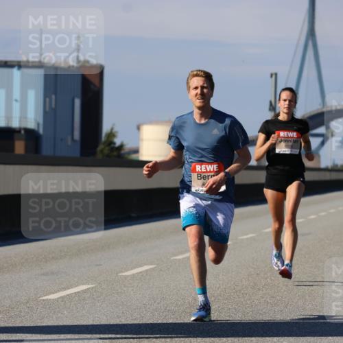 03.10.2025 - Köhlbrandbrückenlauf Strokosch-Dieckow http://msf.ph/oto/9110855 03.10.2025 12:36:13 Position 3 6, 6516 meine-sportfotos.de