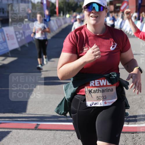 03.10.2025 - Köhlbrandbrückenlauf Jannik Wohlers http://msf.ph/oto/9110858 03.10.2025 13:30:23 Ziel 4823, 4927, 5017, 5060, 5079, 5157, 5174, 5233, 6078, 6219 meine-sportfotos.de