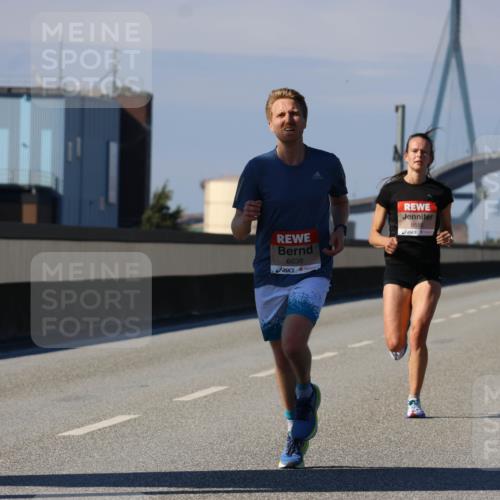 03.10.2025 - Köhlbrandbrückenlauf Strokosch-Dieckow http://msf.ph/oto/9110865 03.10.2025 12:36:13 Position 3 6638, 6516 meine-sportfotos.de