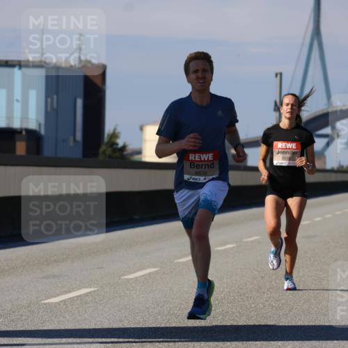 03.10.2025 - Köhlbrandbrückenlauf Strokosch-Dieckow http://msf.ph/oto/9110868 03.10.2025 12:36:13 Position 3 6638, 6516 meine-sportfotos.de