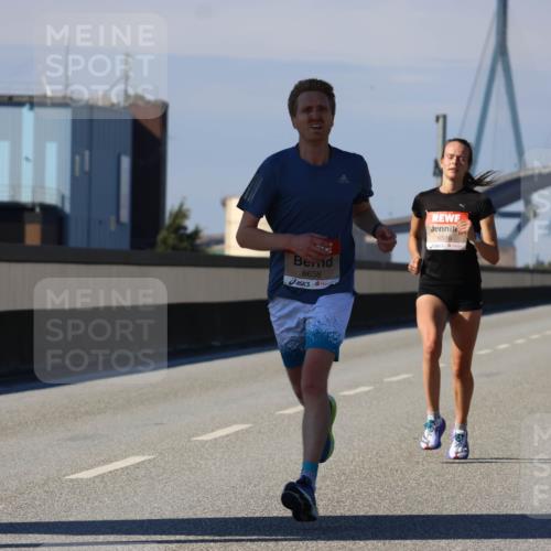 03.10.2025 - Köhlbrandbrückenlauf Strokosch-Dieckow http://msf.ph/oto/9110874 03.10.2025 12:36:13 Position 3 6638, 6516 meine-sportfotos.de