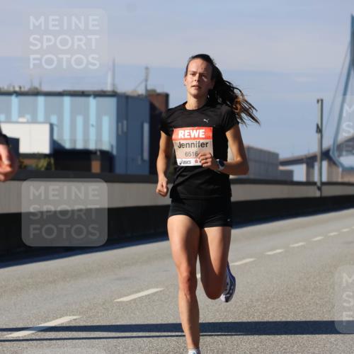 03.10.2025 - Köhlbrandbrückenlauf Strokosch-Dieckow http://msf.ph/oto/9110881 03.10.2025 12:36:16 Position 3 6516 meine-sportfotos.de