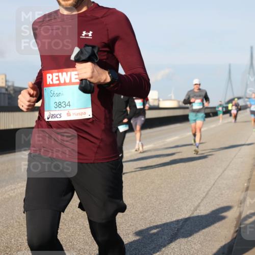 03.10.2025 - Köhlbrandbrückenlauf Lena Gebhardt http://msf.ph/oto/9110889 03.10.2025 09:41:43 Position 2 3834 meine-sportfotos.de