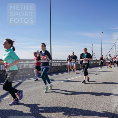 03.10.2025 - Köhlbrandbrückenlauf Michael Burmester http://msf.ph/oto/9110894 03.10.2025 12:53:09 Position 2 6117 meine-sportfotos.de