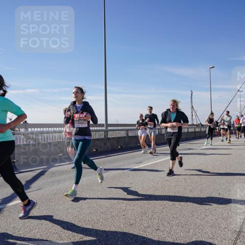 03.10.2025 - Köhlbrandbrückenlauf Michael Burmester http://msf.ph/oto/9110904 03.10.2025 12:53:09 Position 2 6117 meine-sportfotos.de