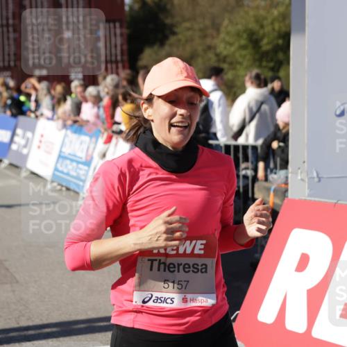 03.10.2025 - Köhlbrandbrückenlauf Jannik Wohlers http://msf.ph/oto/9110909 03.10.2025 13:30:24 Ziel 4823, 4927, 5017, 5060, 5079, 5157, 5174, 5233, 6078, 6219 meine-sportfotos.de