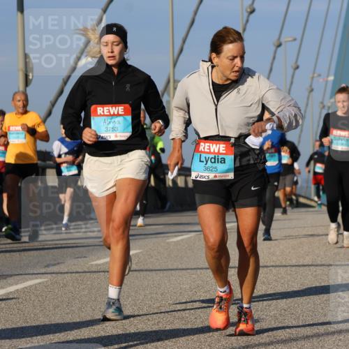 03.10.2025 - Köhlbrandbrückenlauf Strokosch-Dieckow http://msf.ph/oto/9110943 03.10.2025 09:43:14 Position 2 3753, 3625 meine-sportfotos.de