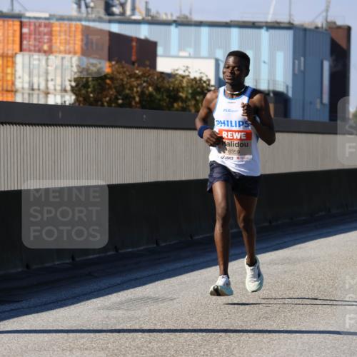 03.10.2025 - Köhlbrandbrückenlauf Strokosch-Dieckow http://msf.ph/oto/9110946 03.10.2025 12:37:13 Position 3 6359 meine-sportfotos.de