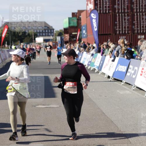 03.10.2025 - Köhlbrandbrückenlauf Jannik Wohlers http://msf.ph/oto/9110948 03.10.2025 13:30:26 Ziel 4823, 4927, 5017, 5060, 5157, 5174, 5233, 5346, 6078, 6219 meine-sportfotos.de
