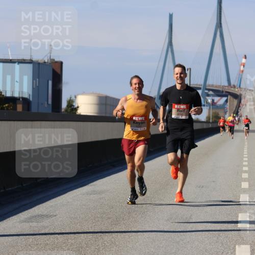 03.10.2025 - Köhlbrandbrückenlauf Strokosch-Dieckow http://msf.ph/oto/9110979 03.10.2025 12:37:44 Position 3 6240, 5797 meine-sportfotos.de