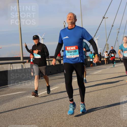 03.10.2025 - Köhlbrandbrückenlauf Strokosch-Dieckow http://msf.ph/oto/9111006 03.10.2025 09:43:24 Position 2 1403, 3679 meine-sportfotos.de