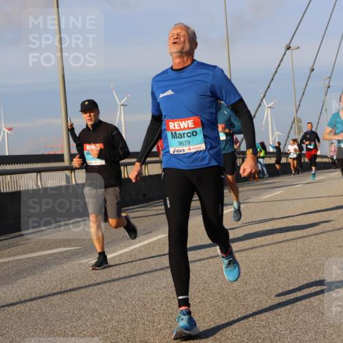 03.10.2025 - Köhlbrandbrückenlauf Strokosch-Dieckow http://msf.ph/oto/9111018 03.10.2025 09:43:24 Position 2 1403, 3679 meine-sportfotos.de
