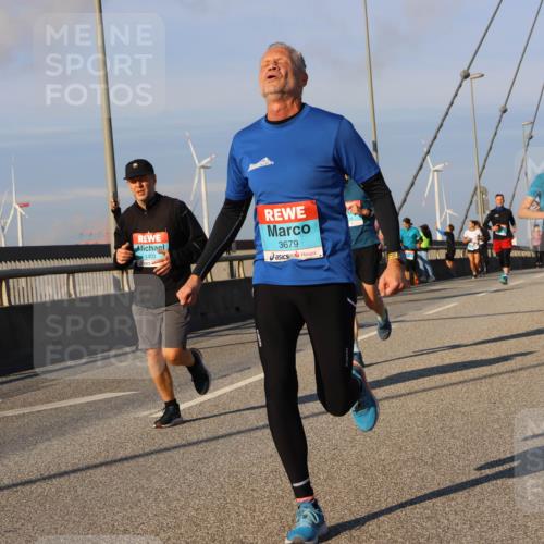 03.10.2025 - Köhlbrandbrückenlauf Strokosch-Dieckow http://msf.ph/oto/9111023 03.10.2025 09:43:24 Position 2 1403, 3679 meine-sportfotos.de