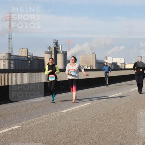 03.10.2025 - Köhlbrandbrückenlauf Lena Gebhardt http://msf.ph/oto/9111055 03.10.2025 10:15:18 Position 2  meine-sportfotos.de