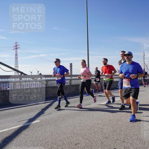 03.10.2025 - Köhlbrandbrückenlauf Michael Burmester http://msf.ph/oto/9111070 03.10.2025 12:53:16 Position 2 5658 meine-sportfotos.de