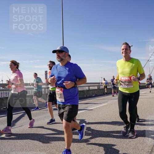 03.10.2025 - Köhlbrandbrückenlauf Michael Burmester http://msf.ph/oto/9111078 03.10.2025 12:53:17 Position 2 5658 meine-sportfotos.de