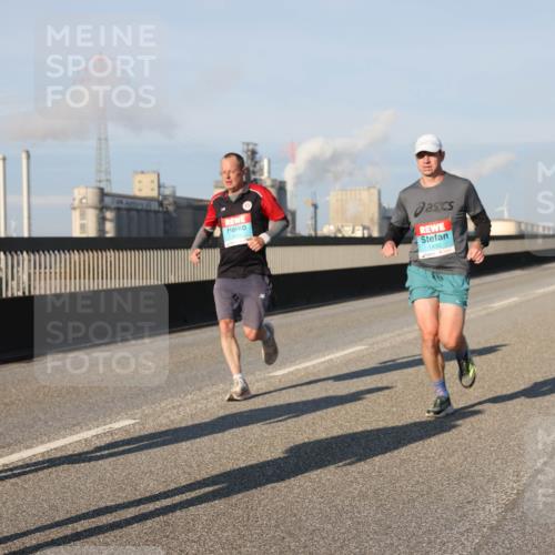 03.10.2025 - Köhlbrandbrückenlauf Lena Gebhardt http://msf.ph/oto/9111079 03.10.2025 09:41:45 Position 2 1490 meine-sportfotos.de