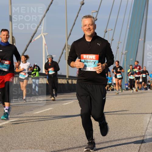 03.10.2025 - Köhlbrandbrückenlauf Strokosch-Dieckow http://msf.ph/oto/9111094 03.10.2025 09:43:29 Position 2 08, 3188, 1397 meine-sportfotos.de