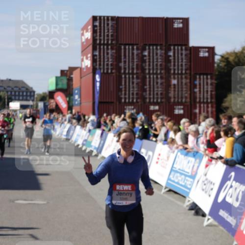 03.10.2025 - Köhlbrandbrückenlauf Jannik Wohlers http://msf.ph/oto/9111124 03.10.2025 13:30:32 Ziel 4927, 5017, 5060, 5157, 5346, 6078 meine-sportfotos.de